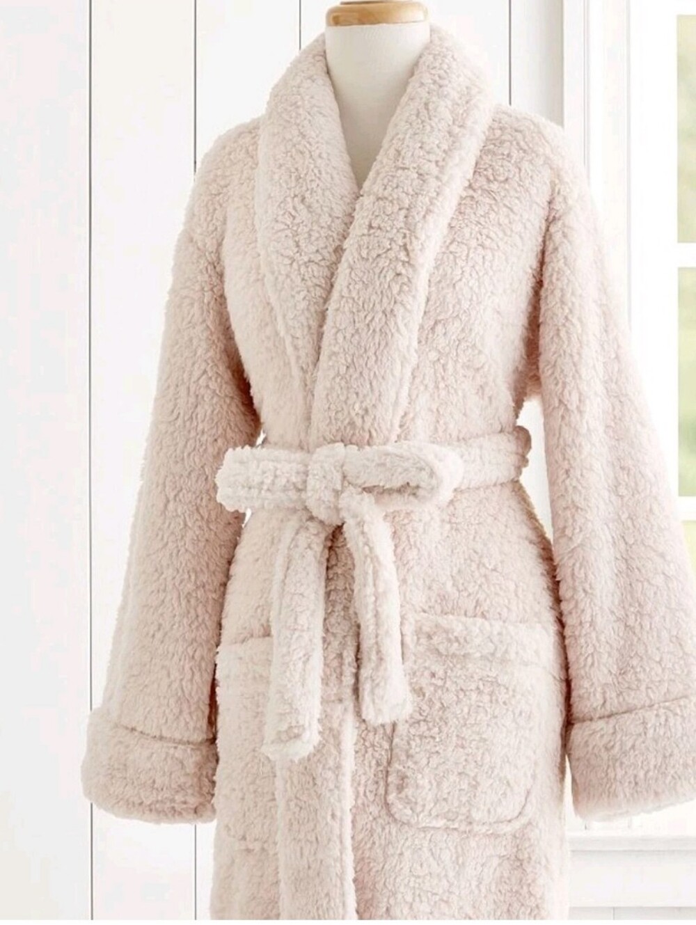Pottery Barn Cozy Plush Shawl Collar Bathrobe - Soft Cream Size Medium